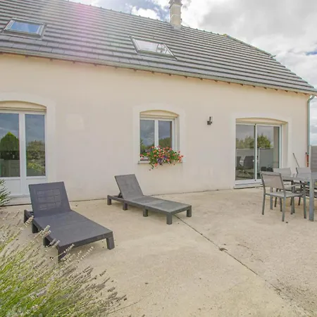 Holiday home Au Clair De Lune Saint-Remy-Sous-Barbuise